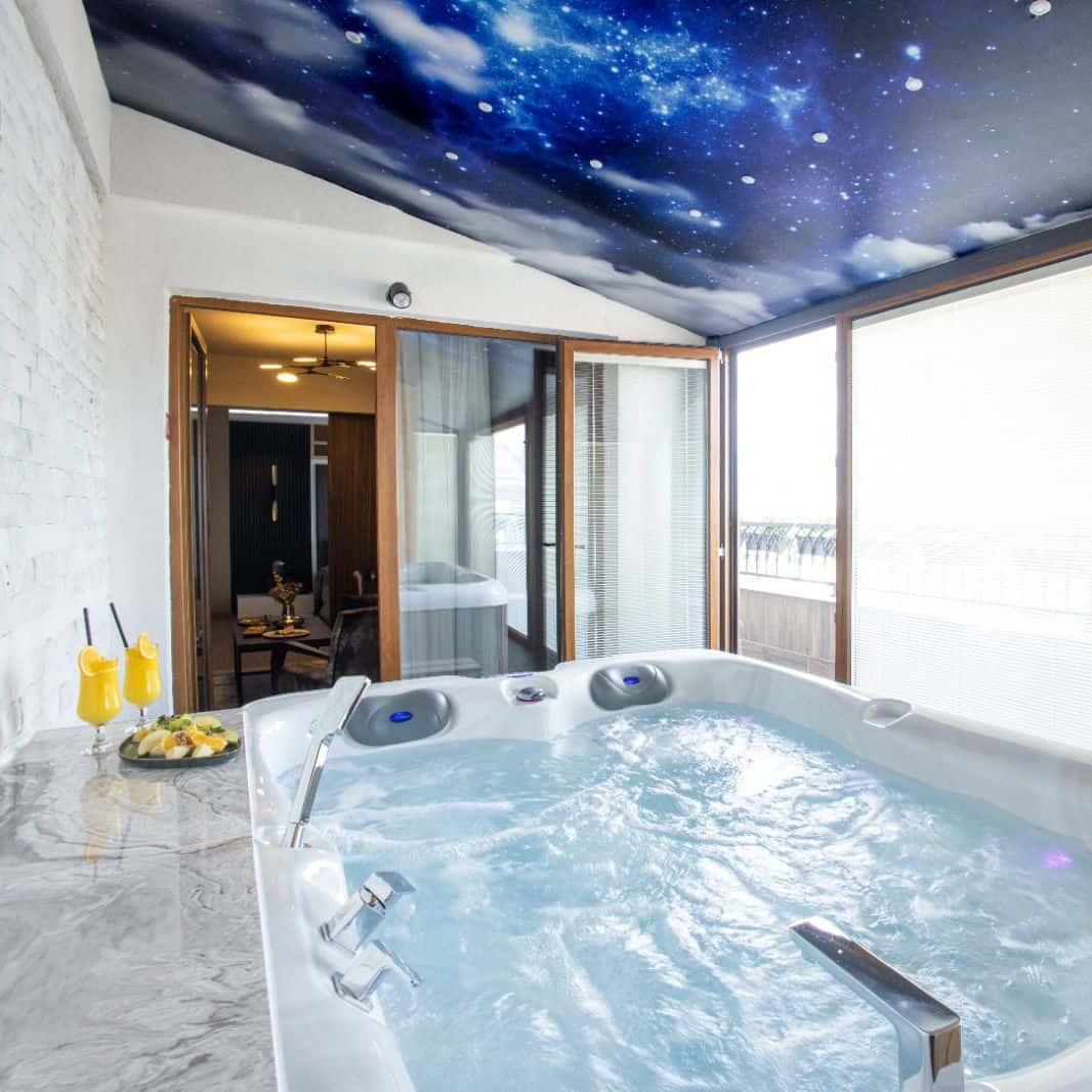 PRESIDENTIAL SUITE