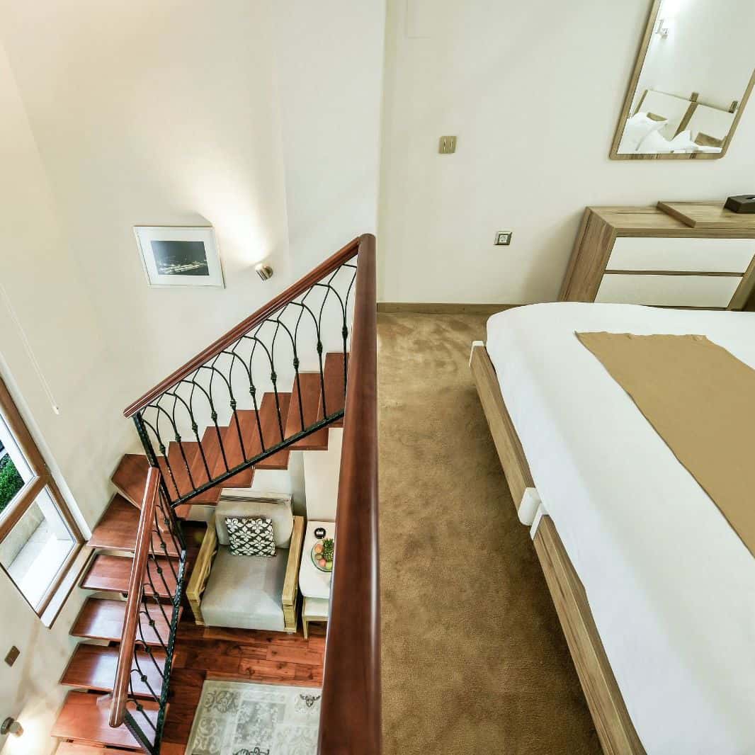 DUPLEX ROOM
